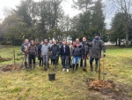 Plantation de fruitiers dans le parc de la maison diocésaine
